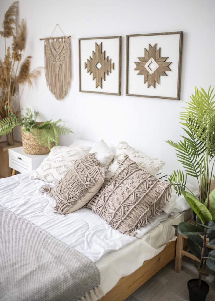 Bedroom Wall Decor Above Bed